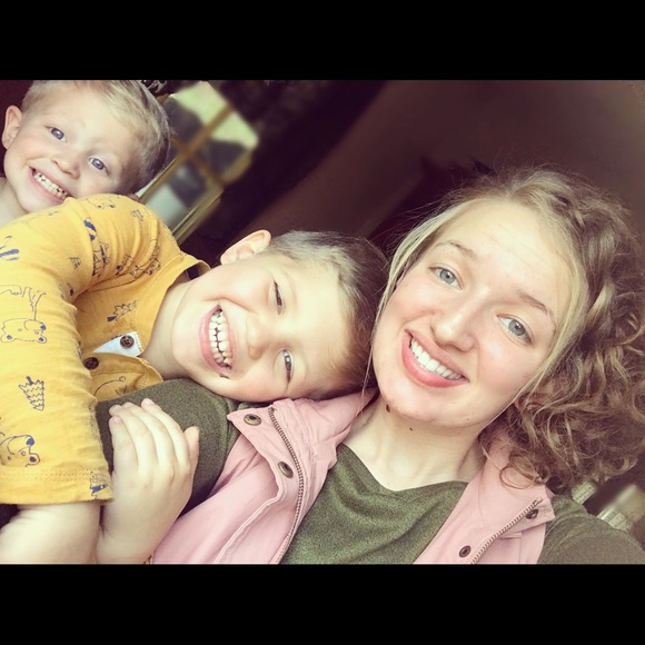 Meet your Posher, Ashley - Picture 1 of 2